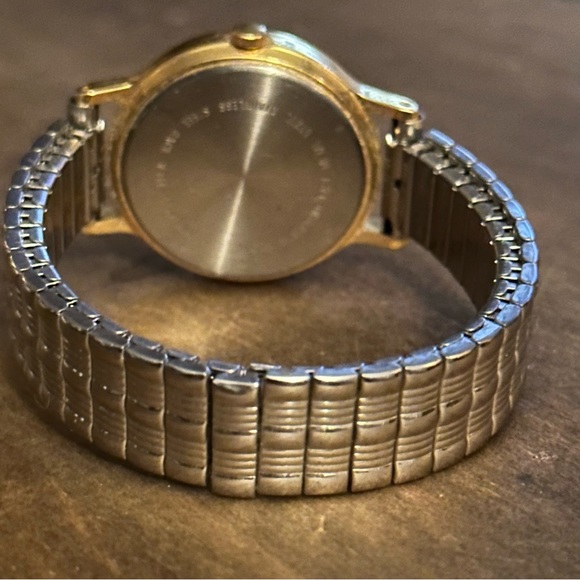 Vintage Lorus holographic Mickey Mouse watch - Picture 5 of 6